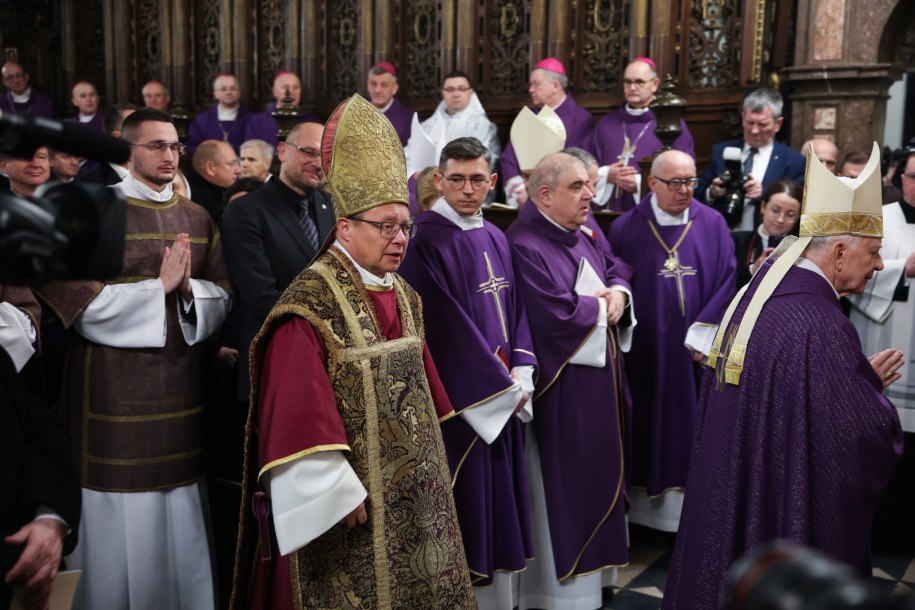 Kard. Grzegorz Ryś na uroczystym ingresie w katedrze na Wawelu; Kraków, 20 grudnia 2025 /PAP/Łukasz Gągulski /PAP
