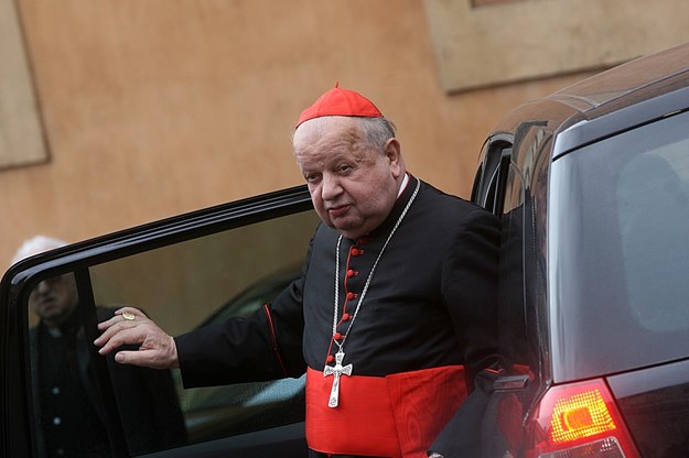 Kardynał Dziwisz apeluje o zwrot skradzionej relikwii papieża /Cristiano Laruffa / Massimo Sestini  /PAP/EPA