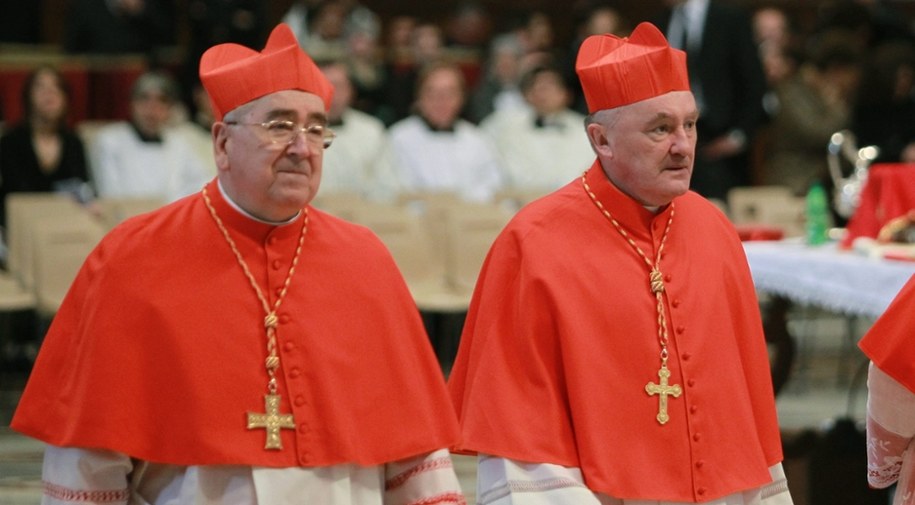 Kardynał Kazimierz Nycz (z prawej) i kardynał Stanisław Ryłko /Radek Pietruszka /PAP