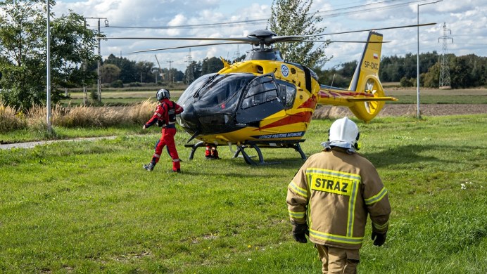 Karetka na sygnale zderzyła się z Toyotą. Cztery osoby w szpitalu
