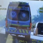 Karetka pędziła "na promilach". Policjantów zaniepokoiło zachowanie kierowcy