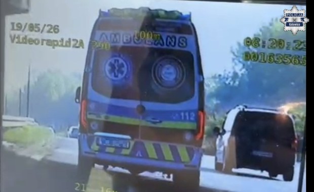 Karetka pędziła "na promilach". Policjantów zaniepokoiło zachowanie kierowcy 
