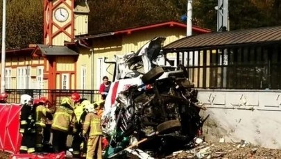 Karetka utknęła na torach. Ostrzejszy wyrok dla sprawcy tragedii w Puszczykowie