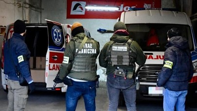 "Karetki pogotowia" przewoziły nielegalne papierosy. Zaskakujący przemyt udaremniony