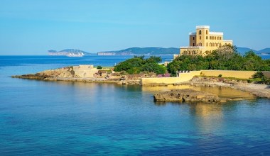 Кариби в Європі - всього 2,5 години польоту з Кракова. Білосніжні пляжі та бірюзова вода