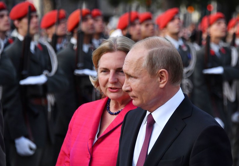 Karin Kneissl i Władimir Putin /JOE KLAMAR /AFP