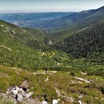 Karkonoski Park Narodowy otwiera letnie szlaki. Śniegu coraz mniej
