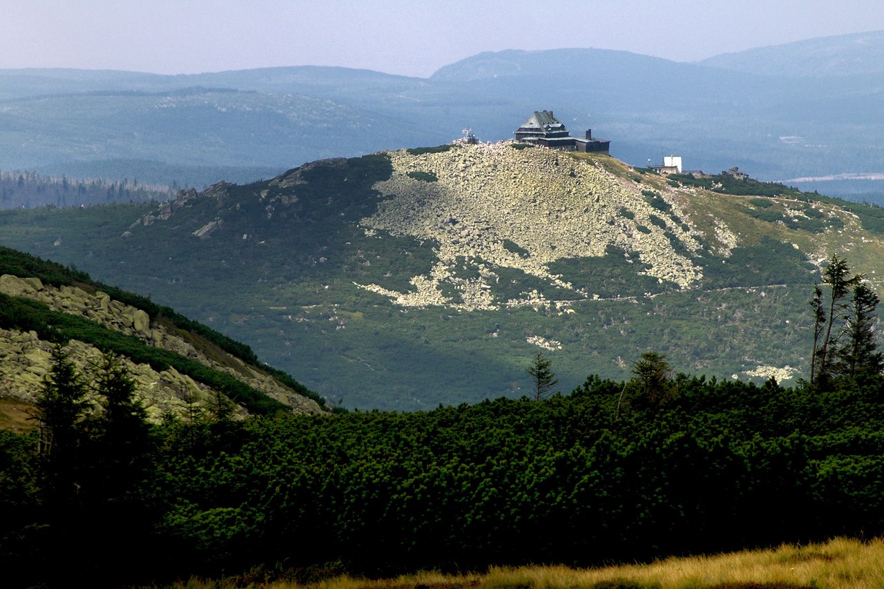 Karkonoskie kurorty czekają na turystów. Gdzie jeszcze można się zatrzymać?