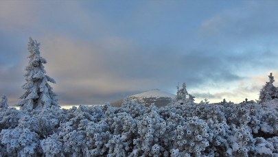 Karkonosze: Wiatr osłabł, ale jest ślisko