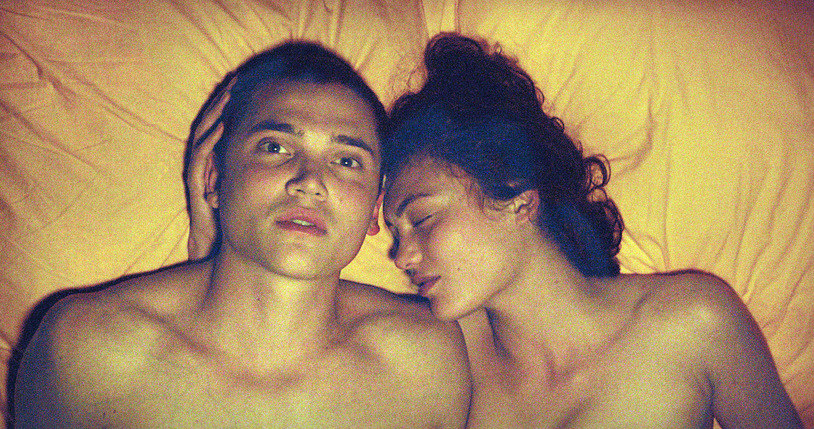 Karl Glusman i Aomi Muyock w filmie "Love" /materiały dystrybutora