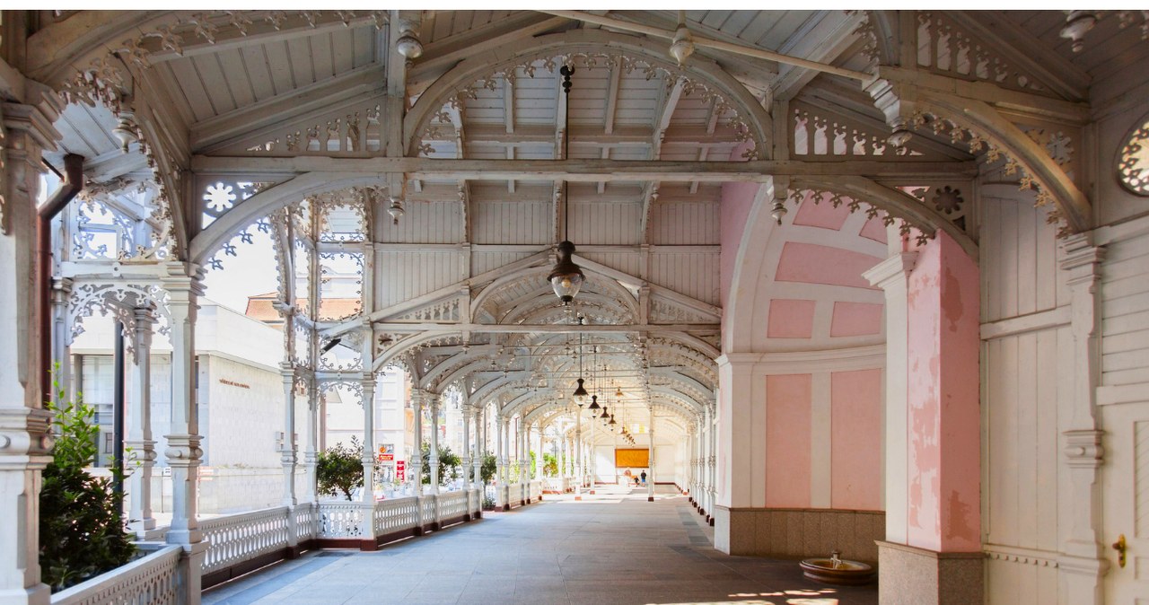 Karlowe Wary - królewskie uzdrowisko z secesyjną architekturą /M. Lukaszewicz / Forum /Agencja FORUM