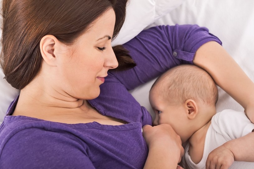 Karmienie piersią może chronić dziecko przed cukrzycą /123RF/PICSEL