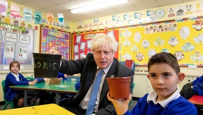 Karmienie zwierząt ludźmi, dystrybutory pasty do zębów. Takie pomysły na walkę ze zmianami klimatu przedstawił dzieciom Boris Johnson