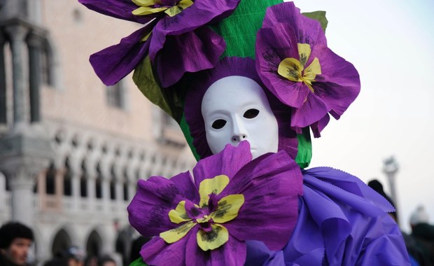 Karnawał w Wenecji: Maski, parada i cichetti