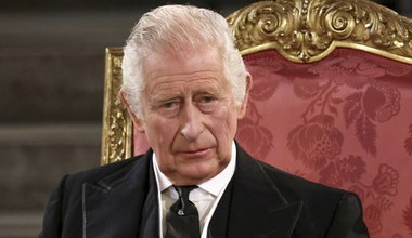 Karol III masowo zwalnia służbę. Smutne wieści z pałacu ile to osób wyląduje na bruku