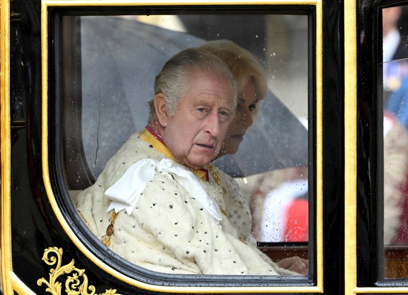 Karol III na koronacji /TOBY MELVILLE / POOL /Getty Images