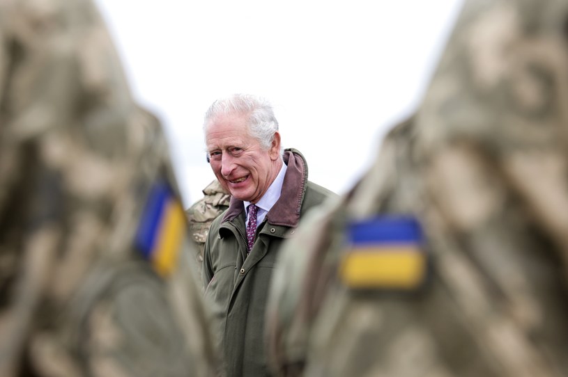 Karol III na szkoleniu ukraińskich żołnierzy /Chris Jackson - WPA Pool /Getty Images