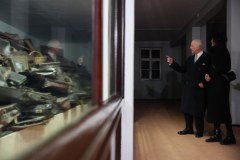 Karol III uczcił w Auschwitz pamięć ofiar Holokaustu