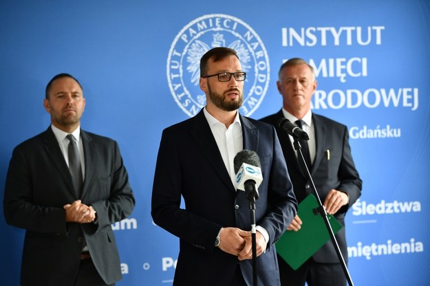 Karol Nawrocki, Andrzej Pozorski i Maciej Samsonowicz na konferencji IPN / 	Adam Warżawa    /PAP
