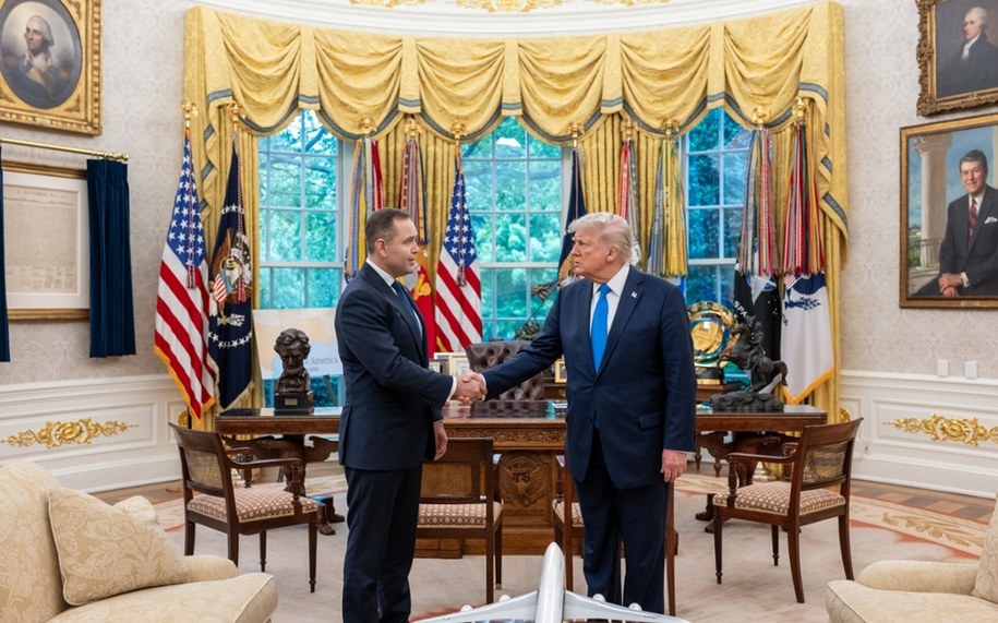 Karol Nawrocki i Donald Trump podczas spotkania w Białym Domu na początku maja 2025 r. /X/ The White House /