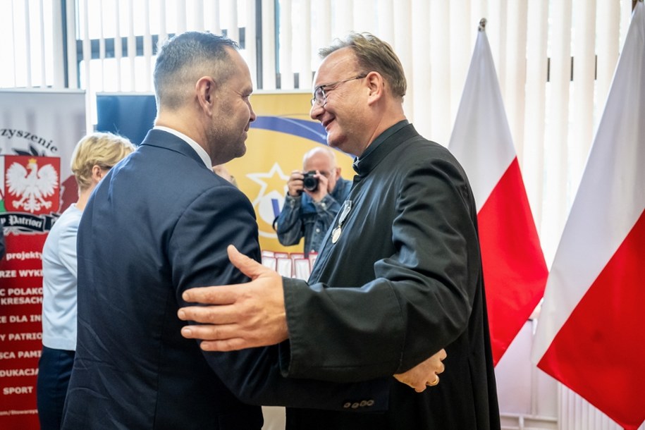 Karol Nawrocki i ks. Jarosław Wąsowicz na zdj. z 2023 r. /Tytus Żmijewski /PAP