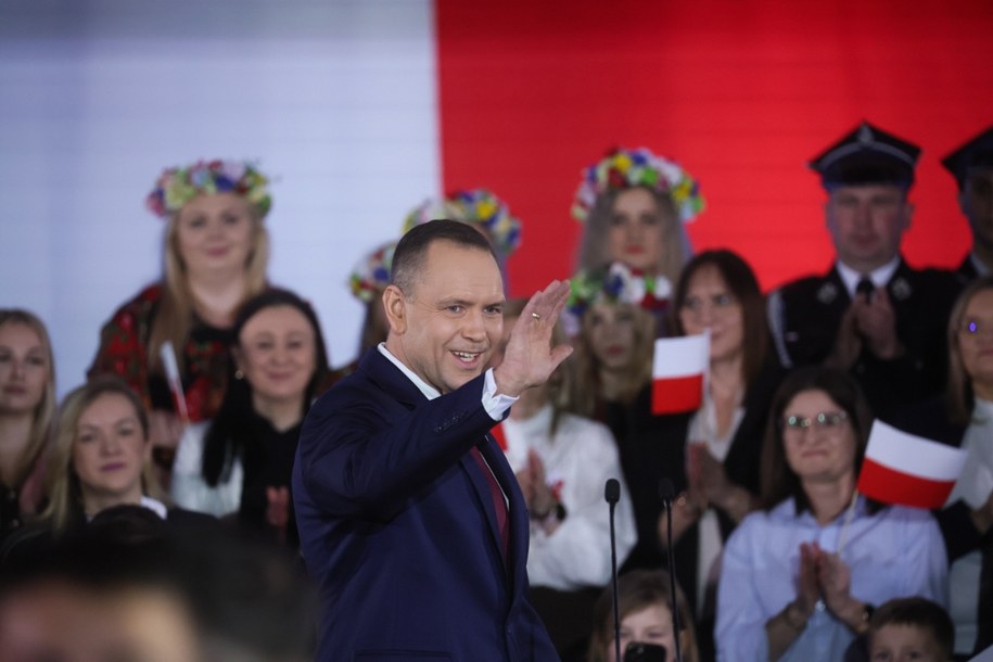 Karol Nawrocki podczas spotkania z mieszkańcami powiatu kieleckiego w Chmielniku, 13 marca 2026 /Leszek Szymański /PAP