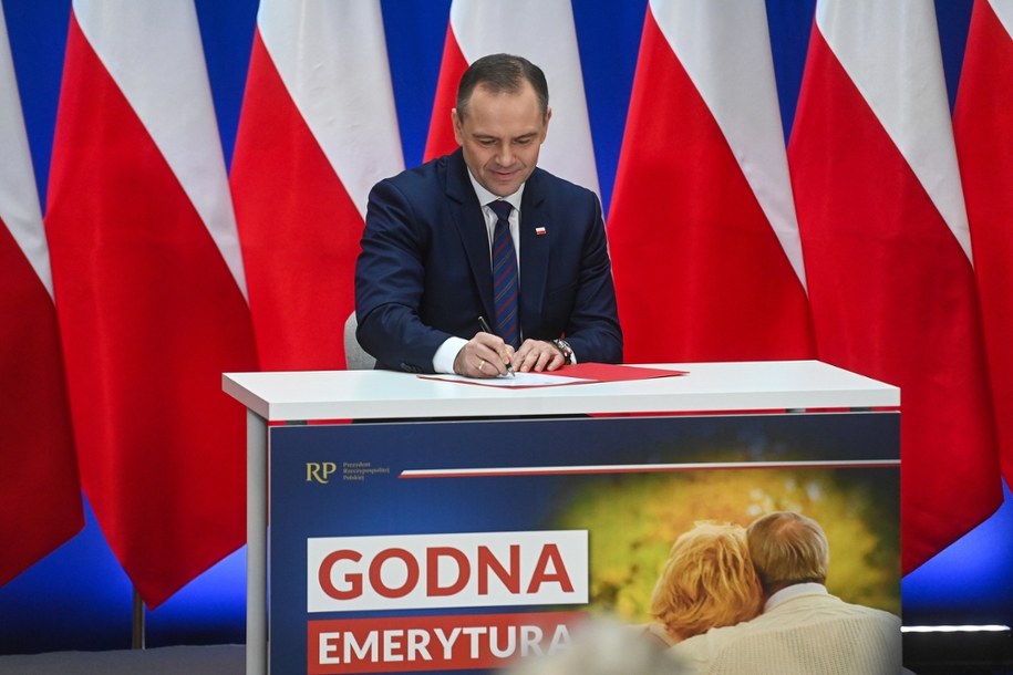 Karol Nawrocki podczas spotkania z seniorami w Miejskiej Bibliotece Publicznej w Sochaczewie /	Piotr Nowak /PAP