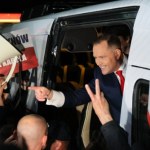 Karol Nawrocki tłumaczy swój gest podczas debaty. "Mogłem poczekać, ale…"