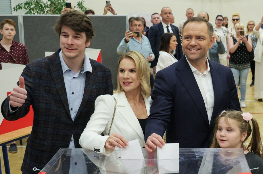 Karol Nawrocki z żoną Martą, córką Kasią i synem Danielem /Paweł Supernak /PAP
