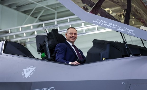 Karol Nawrocki zapozował w F-35. Wizyta przed wystąpieniem na CPAC