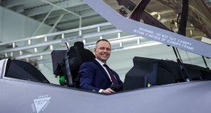Karol Nawrocki zapozował w F-35. Wizyta przed wystąpieniem na CPAC