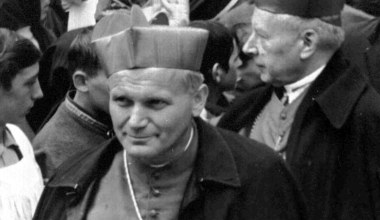 Karol Wojtyła - inwigilowany jako ksiądz, biskup, papież