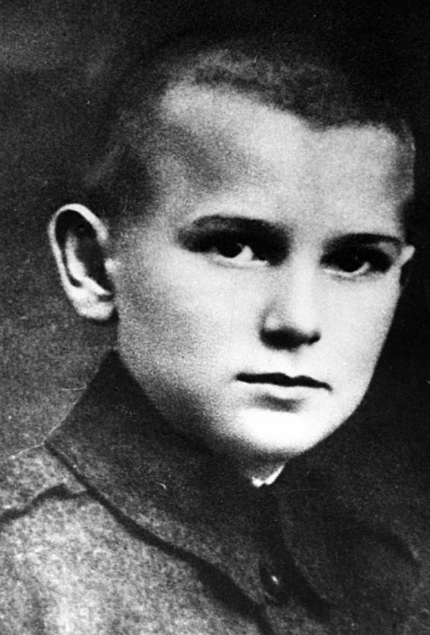 Karol Wojtyła jako 12 letni chłopiec, uczeń siedmioklasowej męskiej Szkoły Powszechnej im. Marcina Wadowity /PAI /PAP
