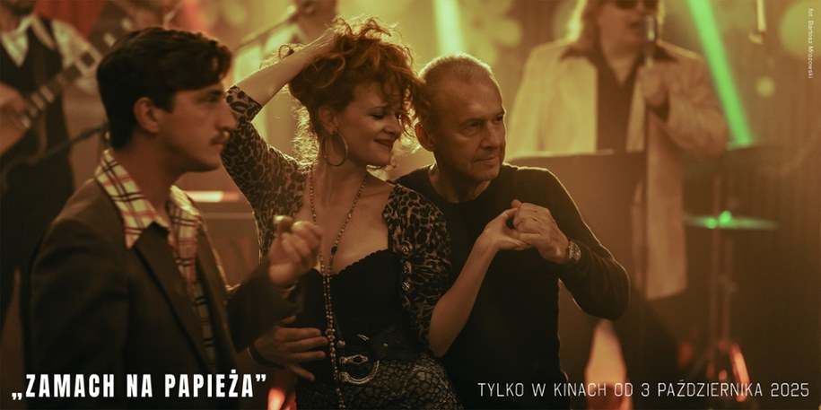 Karolina Gruszka i Bogusław Linda na planie "Zamachu na papieża" /Bartosz Mrozowski /Materiały prasowe