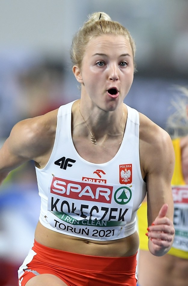 Karolina Kołeczek w biegu kwalifikacyjnym na 60 m ppł podczas lekkoatletycznych halowych mistrzostw Europy w Toruniu / 	Adam Warżawa    /PAP