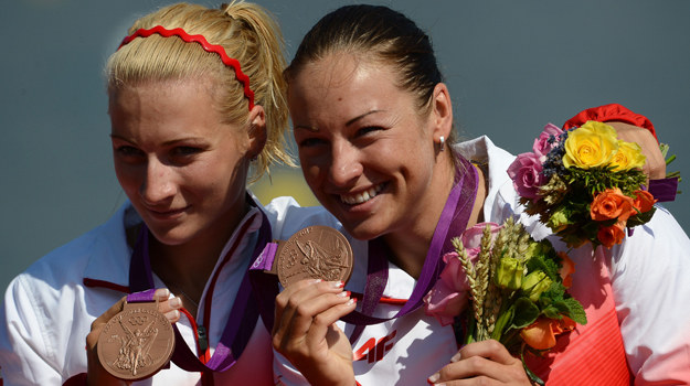 Naja i Mikołajczyk na podium Karolina Naja i Beata Mikołajczyk /FRANCISCO LEONG /AFP