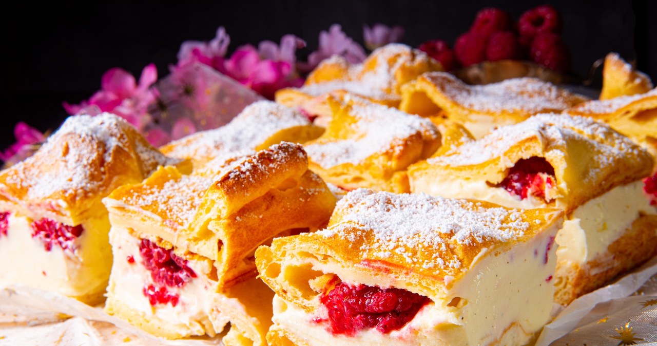 Karpatka z malinami. Idealne ciasto na Dzień Kobiet i nie tylko. /123RF/Picsel, 123RF/Picsel /Pixel