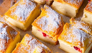 Karpatka z malinowym twistem. Zrób na weekend, wszyscy będą chcieli przepis