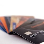 Karta debetowa czy kredytowa?
