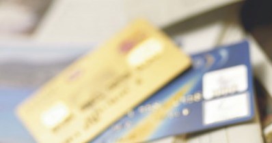 Karta kredytowa to specyficzny rodzaj bankowego kredytu /&copy; Bauer