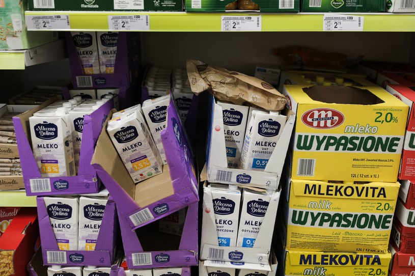 Karton po mleku: gdzie wyrzucać? /Andrzej Hulimka/Forum /Agencja FORUM