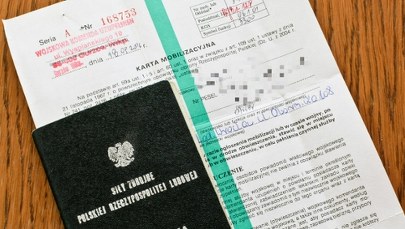 Karty mobilizacyjne trafiają do Polaków. Co oznaczają wezwania?