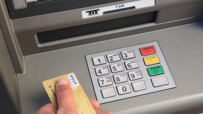 ​Karty płatnicze coraz droższe. Banki szykują zmiany