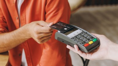 Karty płatnicze znikną w ciągu czterech lat? Oto jak będziemy płacić