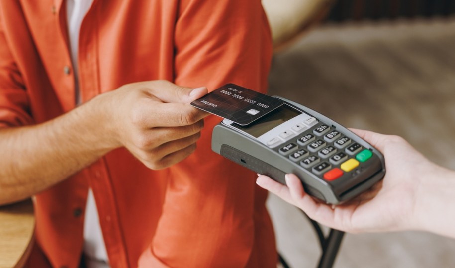 Karty płatnicze znikną w ciągu czterech lat /Shutterstock