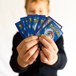 Karty Pokemon hitem, możesz sprzedać je za tysiące złotych. Liczy się jeden szczegół