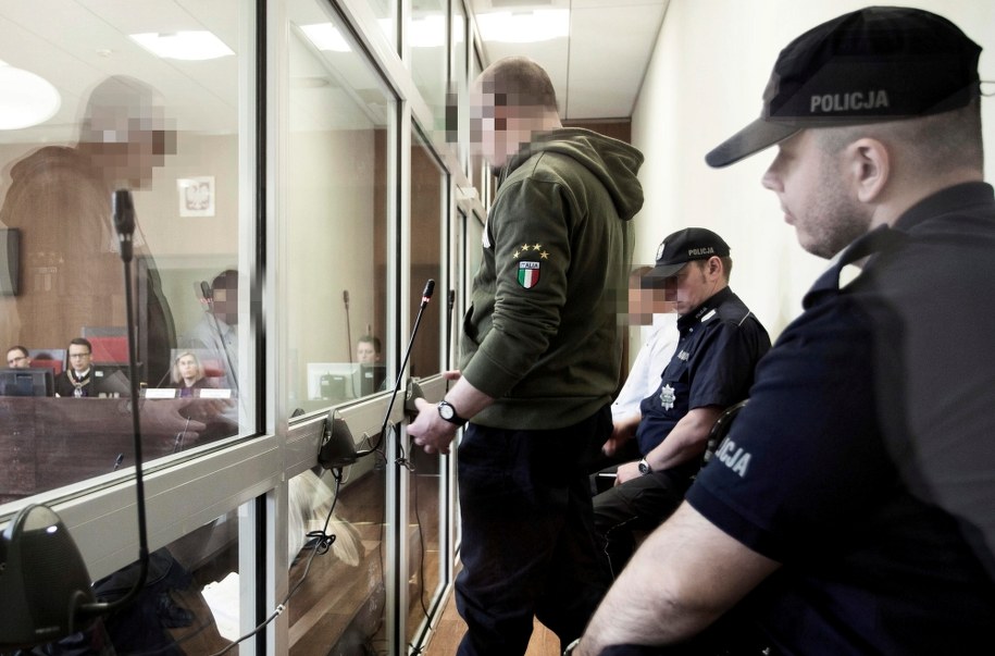 Kary dożywocia dla Ireneusza M. i 25 lat więzienia dla Norberta B. zażądał we wtorek prokurator dla oskarżonych o gwałt i zabójstwo 15-latki w Miłoszycach w 1996 r. /Aleksander Koźmiński /PAP