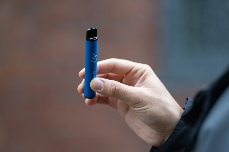 Alarmujące wyniki kontroli. 90 proc. e-papierosów nie spełnia norm