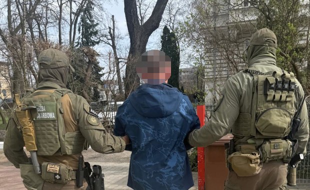 KAS przejmuje setki tysięcy z hazardu. 30 osób zatrzymanych