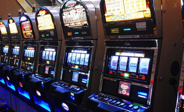 ​KAS wypowiedziała wojnę nielegalnym salonom gier